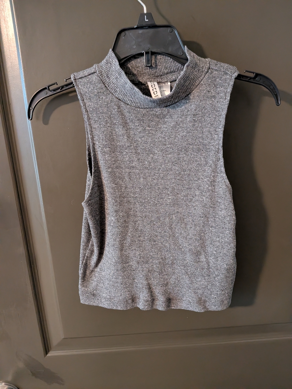 Divided Gray Sleeveless Mock Neck Ribbed Tank